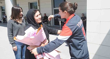 Avrupa 3.'sü genç boksör Cizre'de çiçeklerle karşılandı