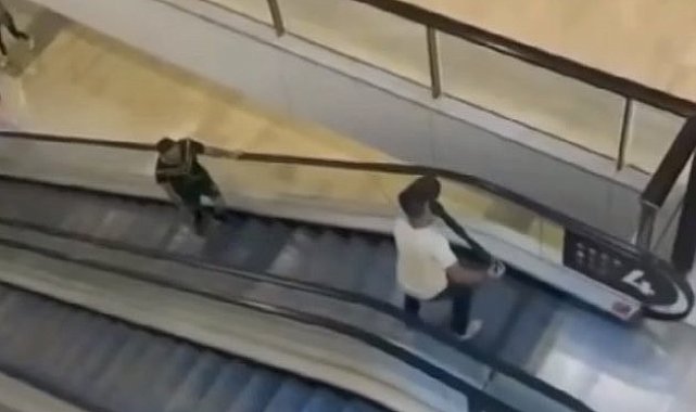 Avustralya'da bıçaklı saldırgana meydan okuyan Fransa vatandaşına süresiz vize