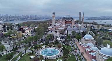 Ayasofya-i Kebir Cami-i Şerifi'nde bayram namazı