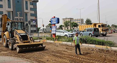Aydın Büyükşehir Belediyesi Nazilli Alparslan Türkeş Bulvarı'nda kazı çalışmalarına başladı