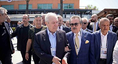 Aziz Yıldırım 6 yıl sonra Fenerbahçe tesislerinde