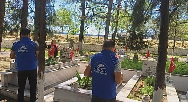 Babaeski'de şehitler mezarları başında anıldı
