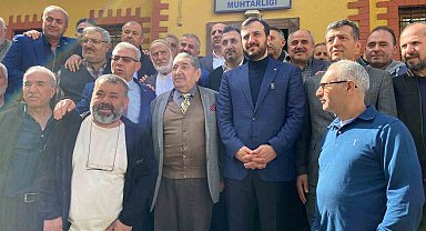 Bağcılar'da 40 yıllık muhtarlığı törenle devretti