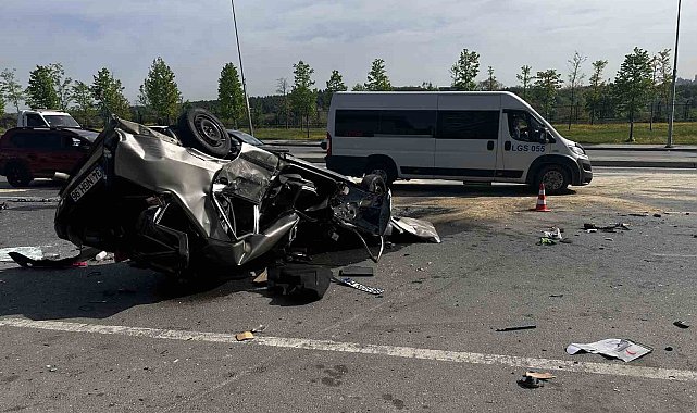 Bağcılar'da 5 aracın karıştığı feci kaza kamerada