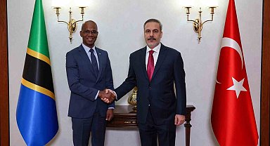 Bakan Fidan, Tanzanya Dışişleri ve Doğu Afrikayla İşbirliği Bakanı Makamba ile bir araya geldi