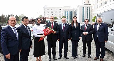 Bakan Işıkhan, SGK İl Müdürlüğündeki çalışmaları inceledi