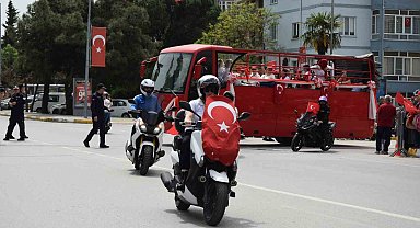 Balıkesir'de 23 Nisan'a özel kortej yürüyüşü