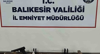 Bandırma'da iki şahıs uyuşturucu madde ve ruhsatsız silahla yakalandı