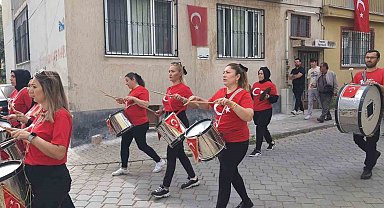 Bando kuran veliler, mahalleye 23 Nisan coşkusu yaşattı