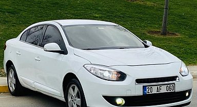 Başakşehir'de kaşla göz arasında hırsızlık: Anahtarı üzerinde unutulan arabayı böyle çaldı