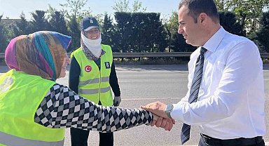 Başkan Ahmet Akın'dan emekçi kadınlara sürpriz ziyaret
