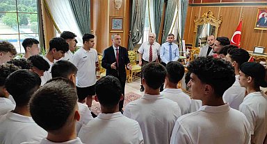 Başkan Balaban, Yunusemre'nin U16'larına başarılar diledi