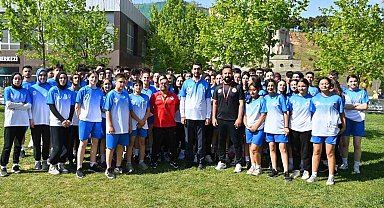Başkan Bingöl, Tuzla Belediyesi Spor Akademisi öğrencileri ile spor yaptı