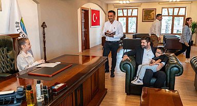 Başkan Boltaç, koltuğunu minik öğrenciye devretti