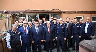 Başkan Bozbey'den Büyükşehir çalışanlarına bayram ziyareti