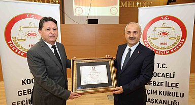 Başkan Büyükgöz mazbatasını aldı: "İlk günkü aşkla çalışacağız"