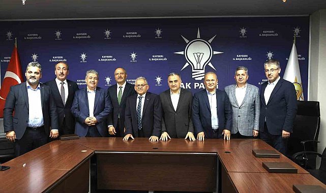 Başkan Büyükkılıç, AK Parti Kayseri İl Başkanlığı Yönetim Kurulu Toplantısı'na katıldı