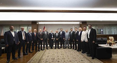 Başkan Büyükkılıç'a AK Parti il yönetimi ve belediye başkanlarından ziyaret