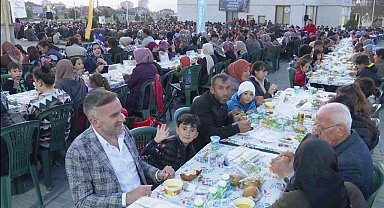 Başkan Çolakbayrakdar, "Hemşehrilerimizle Ramazan'ın güzelliklerini paylaşıyoruz"