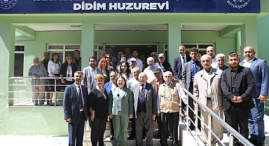 Başkan Gençay bayramda yaşlı çınarları unutmadı