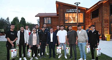 Başkan Hakan Şehirli askere giden gençlerle buluştu