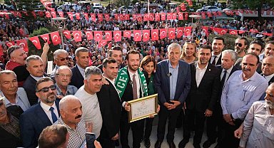 Başkan Kadir Aydar, mazbatasını alıp görevine başladı