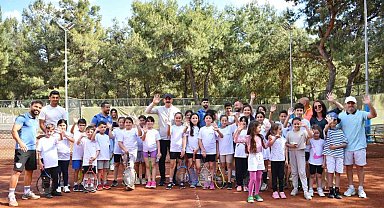 Başkan Kotan turnuvada tenis oynadı