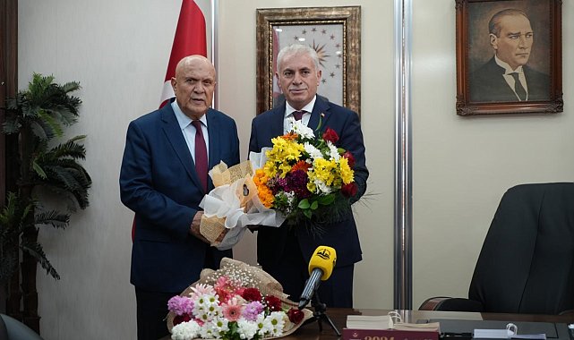 Başkan Memiş görevi Başkan Pekmezci'den devraldı
