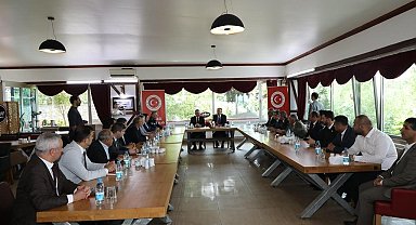 Başkan Ömeroğlu'ndan muhtarlara: "Telefonlarınız 24 saat açık olsun"