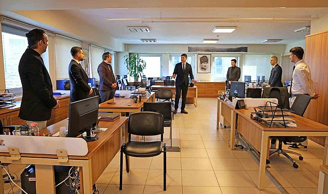 Başkan Onursal Adıgüzel, belediye çalışanlarıyla bayramlaştı