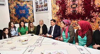 Başkan Özer Esenyurt'ta derneklerle bayramlaştı