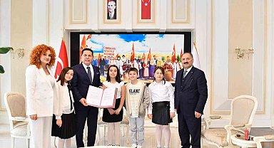 Başkan Özer, koltuğunu 4. sınıf öğrencisine devretti