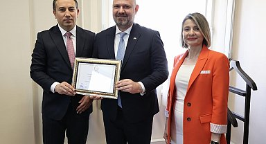 Başkan Pehlivan mazbatasını aldı