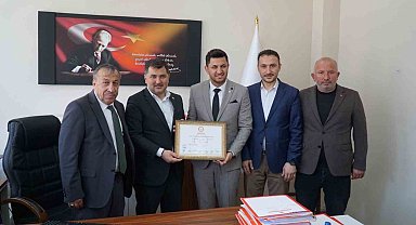 Başkan Selami Savaş mazbatasını aldı