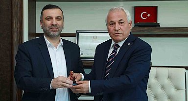Başkan Ün, mührü teslim aldı