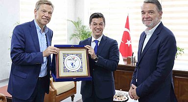 Başkan Ünlü, Hollandalı konuğunu ağırladı