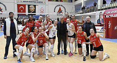 Başkan Uysal'dan voleybol takımına destek çağrısı
