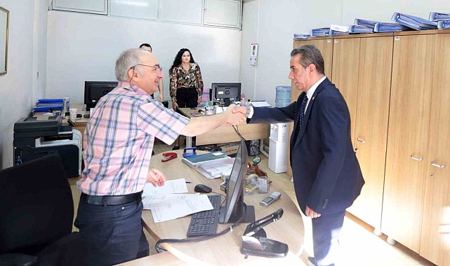 Başkan Yetişkin mesaiye personeli ile bayramlaşarak başladı