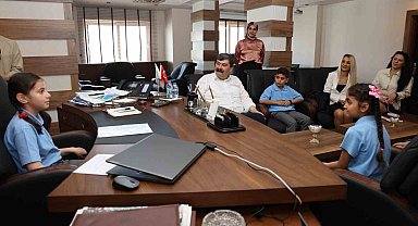 Başkan Yıldız, koltuğunu çocuklara devretti