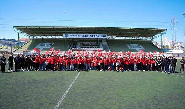 Başkan Yılmaz, çocukların bayram sevinçlerine ortak oldu