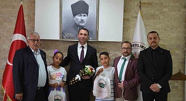 Başkanlık koltuğu 23 Nisan´da koltuk Havin ve Adar'ın oldu