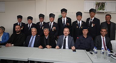 Başköy'deki "Dede Helvası" geleneğinde helvalar şifa için yenildi
