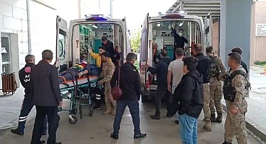 Bayram alışverişine giden köy servisi şarampole devrildi: 10 yaralı