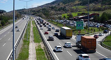 Bayram göçü sürüyor: Trafik durma noktasına kadar geliyor