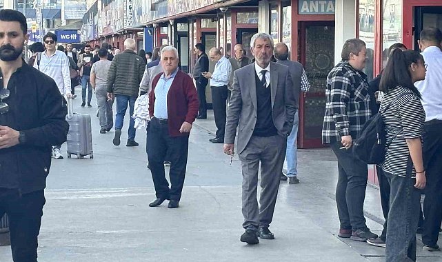Bayram tatili dönüşü 15 Temmuz Demokrasi Otogarı'nda yoğunluk
