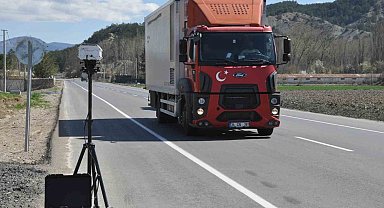 Bayram tatili yolunda hız yapan sürücülere geçit yok