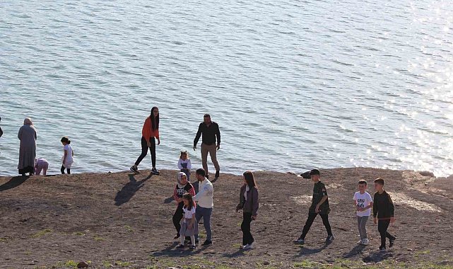 Bayram tatilinde Meke Gölü ve Acıgöl'e ziyaretçi akını