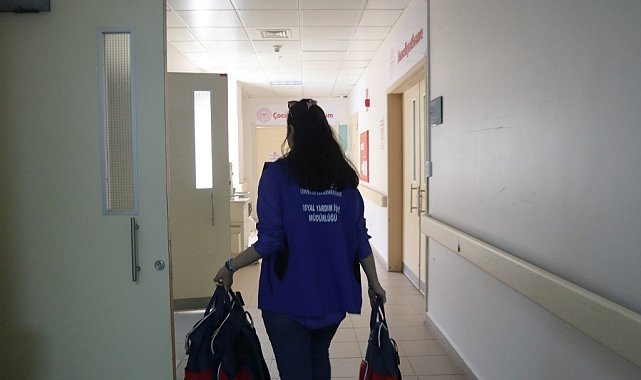 Bebeklerin ilk hediyesi Başkan Özlü'den