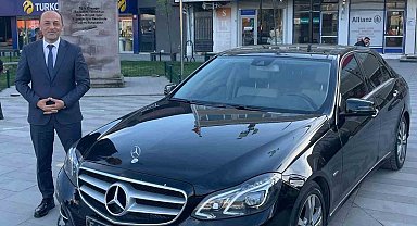 Belediye başkanı makam aracını satışa çıkardı