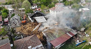 Besi çiftliğinde yangın: Çok sayıda kurbanlık büyükbaş telef oldu, 1 kişi dumandan etkilendi